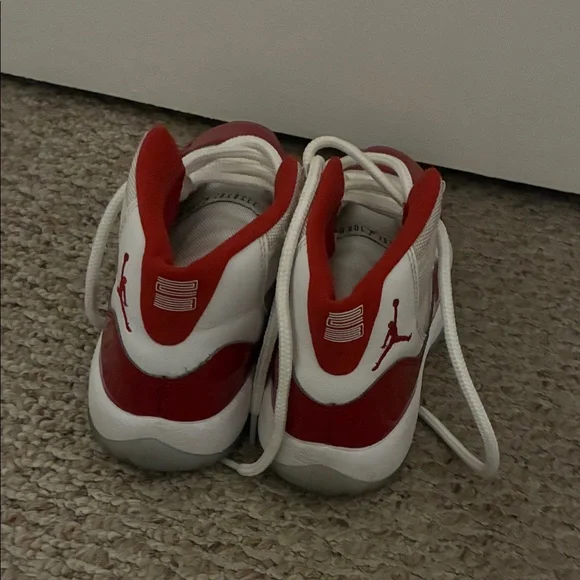 Jordan 11 retro Kids Sneakers Red and White - Picture 6 of 8